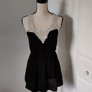 FOREVER 21 BLACK LADY BLOUSE